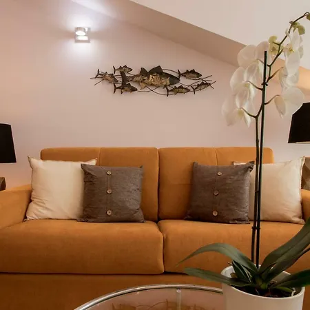 Rosa Do Bairro Alto Apartment *