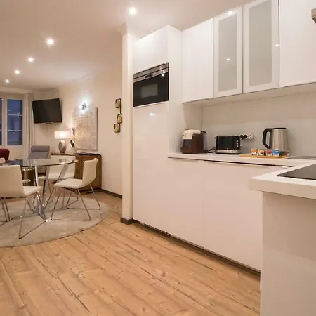 Rosa Do Bairro Alto Apartment